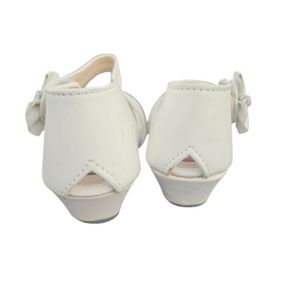 Elegant Quilted White Flats With Gold Accents And A Rhinestone Bow Girls Size 9 - Picture 3 of 7